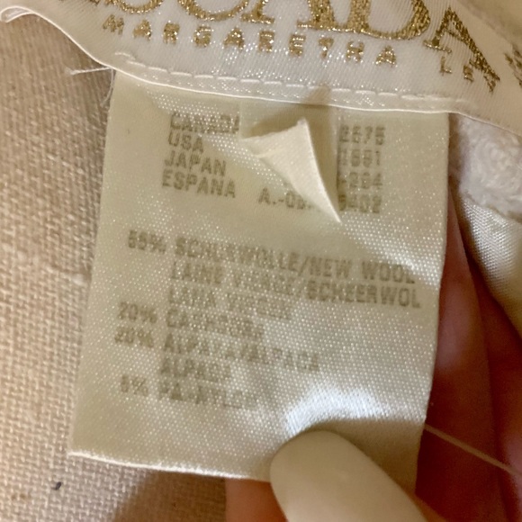 Wow 🤍  2pc Escada Suit Small Fit (34/38) - Picture 8 of 13